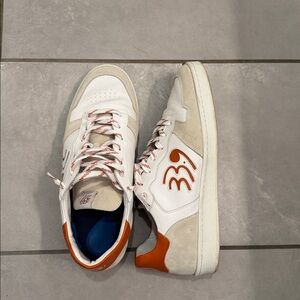 33.9 “Longshot” LIKE NEW (worn 3 times) white and orange luxury sneakers